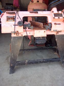Metal band saw made by wen