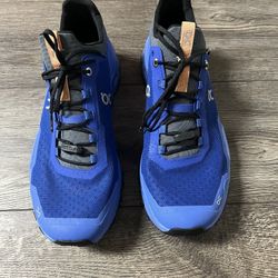 ON CLOUD Men’s Shoes Sz 9.5 New