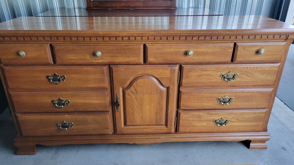 10 Drawer Solid Oak Dresser