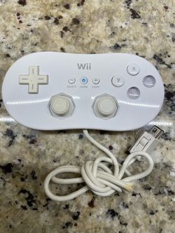 Nintendo Wii Classic Controller RVL‑005 OEM – Tested & Working – Clean – White
