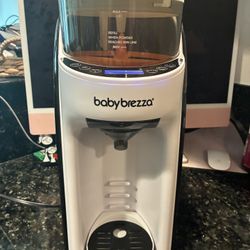 Baby Brezza Formula Pro 