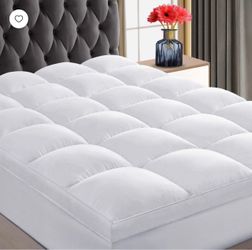 Queen plush soft mattress topper