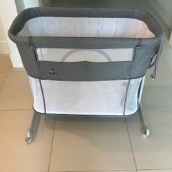 Almost New Bassinet 