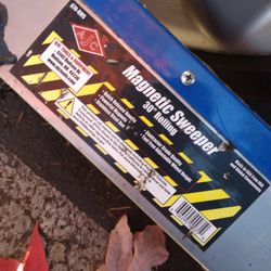 Magnetic Sweeper 30 Rolling