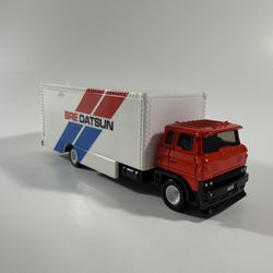 Hot Wheels Team Transport Diorama Exclusive - BRE Datsun Nissan Truck