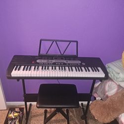 ELECTRIC KEYBOARD & STOOL