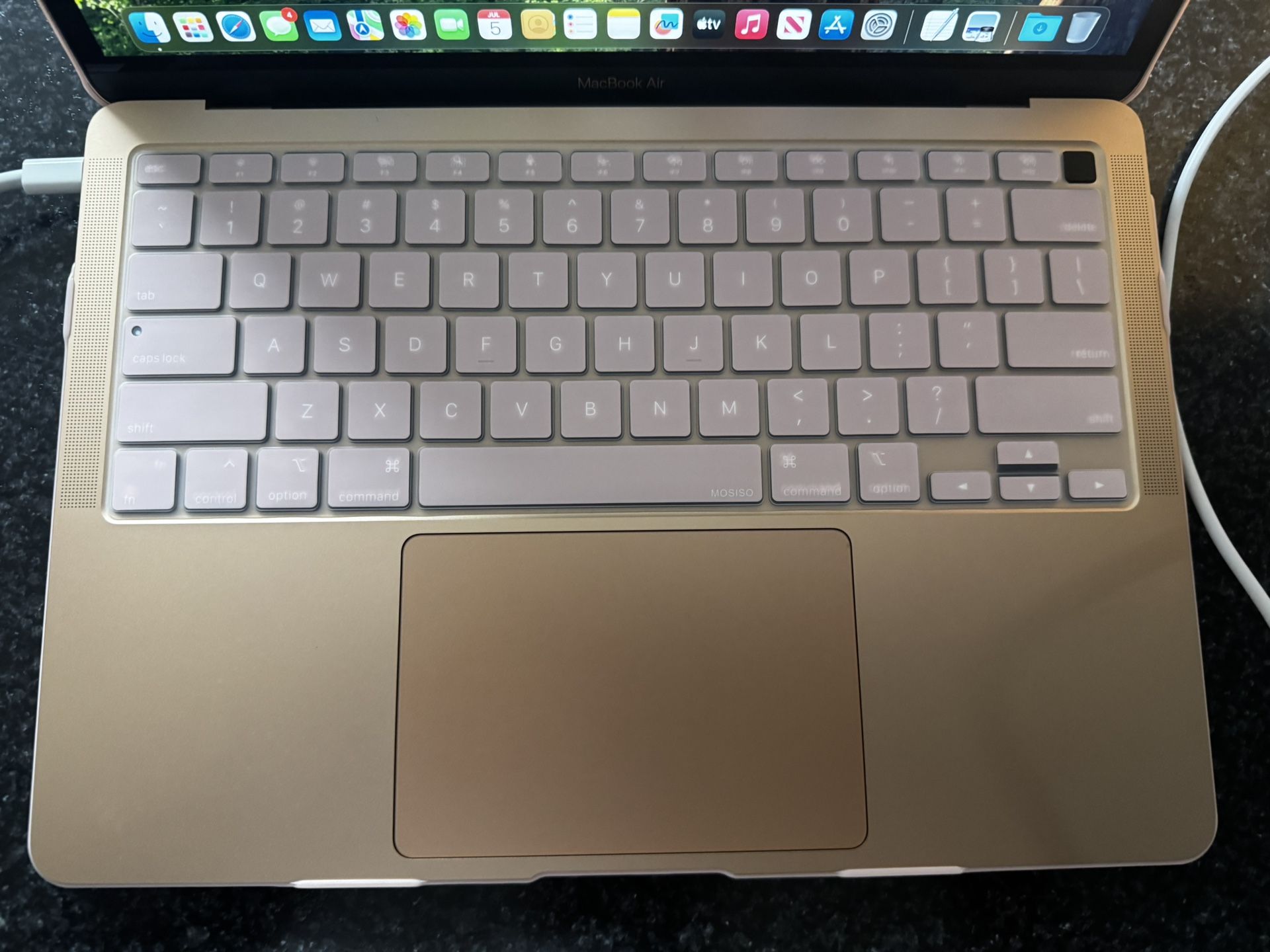 MACBOOK AIR CLEAN