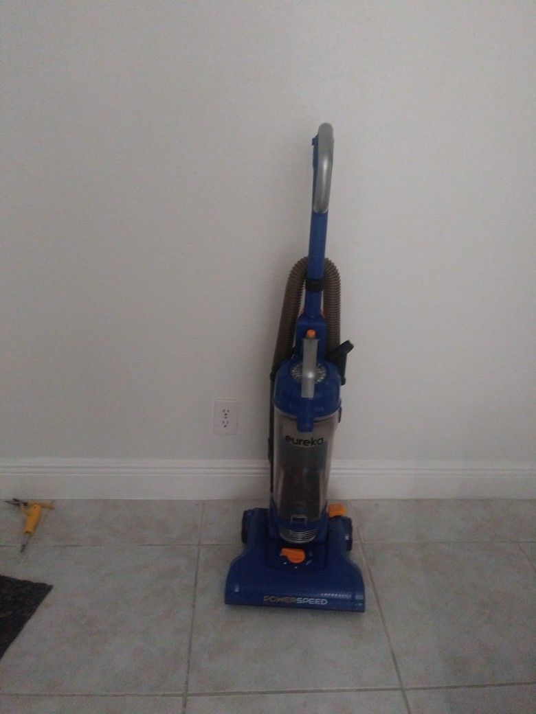 EUREKA Vaccum Cleaner