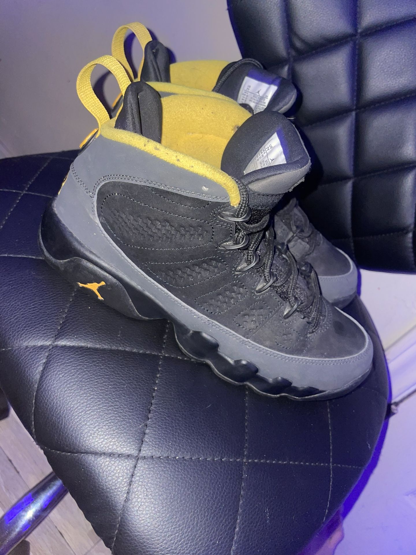 Air Jordan Retro University Gold Size