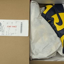 Nike Dunk High
Michigan 2020 - Size 7.5 - NEW - RECEIPT IN HAND