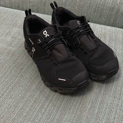 Oncloud Sneakers Women’s Size 7.5 Used