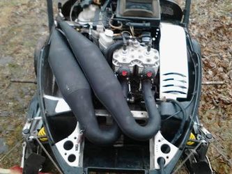 ENGINE 800 TWO STROKE 141 HP ALL PARTS BELT ENGINE AND CLUTCH