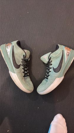 KOBE 4 PROTRO GIRL DAD SIZE 10 MENS NO BOX