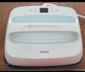 Cricut heat press with mat