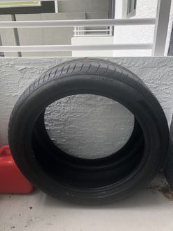Pirelli P Zero Tire 275/40R19