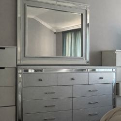 Drawer With Mirror