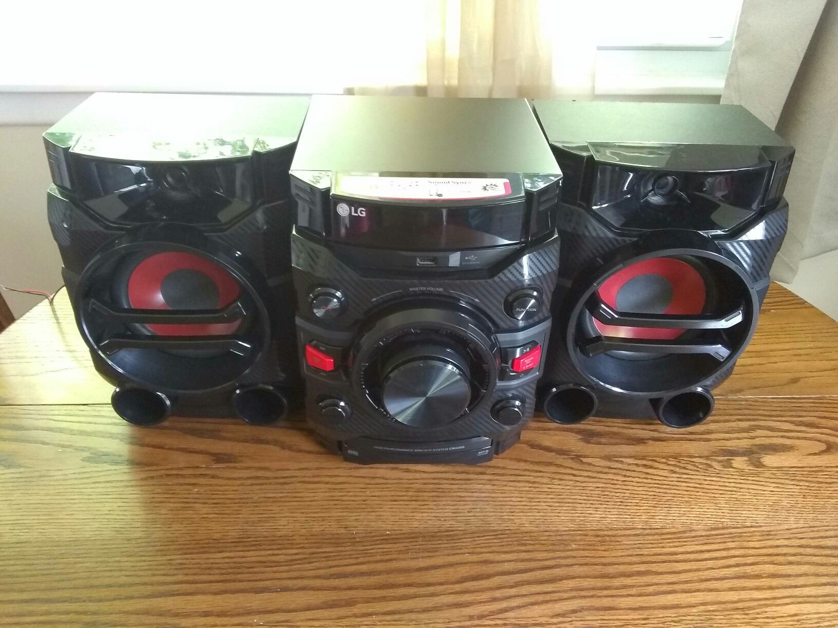 LG Hi performance mini hi-fi system