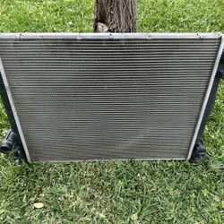 OEM 2010 Chrysler 300 Touring Engine Cooling Radiator 