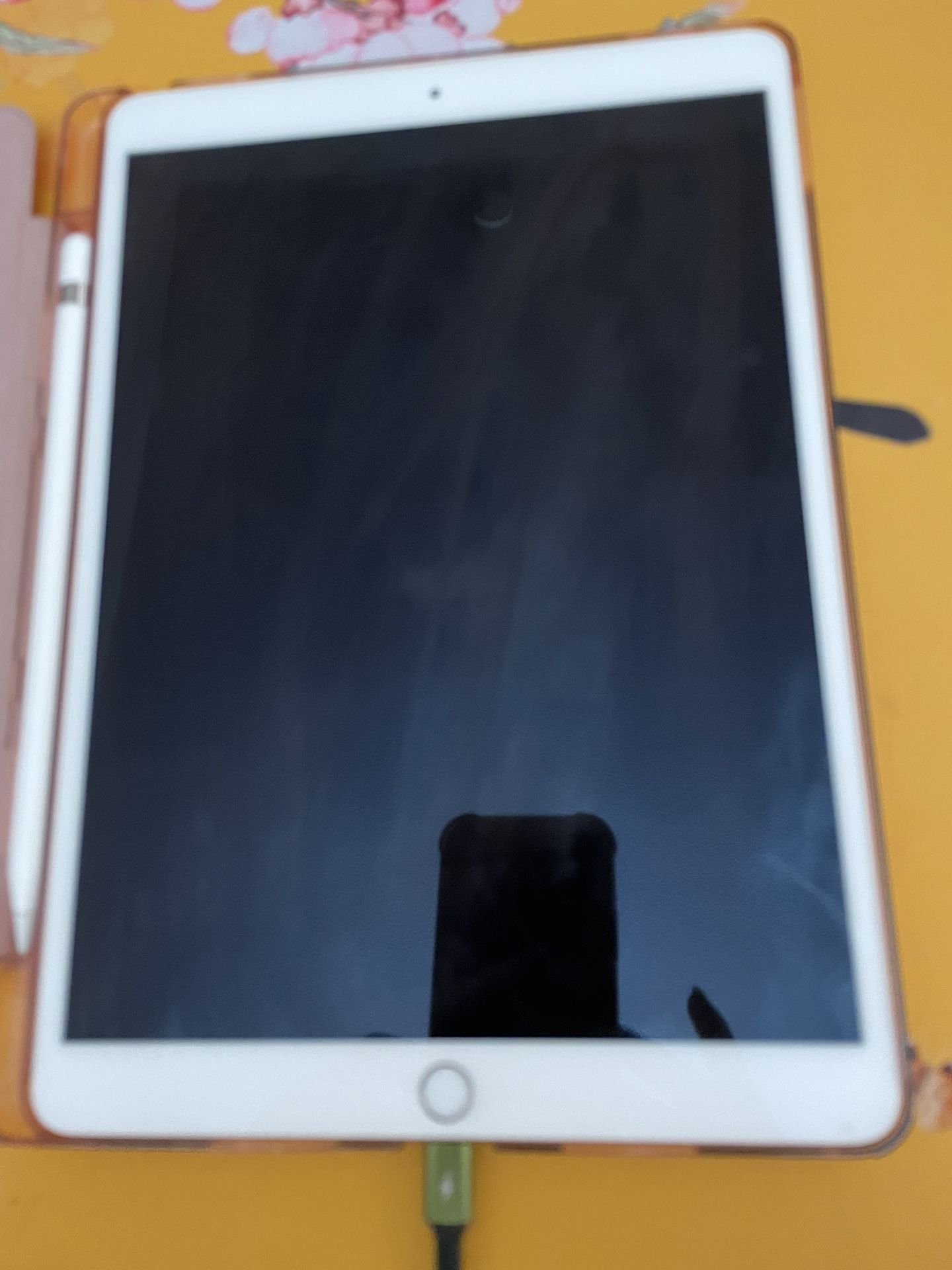 Apple iPad Air A2152 Silver 64GB Excellent Cond. Tablet