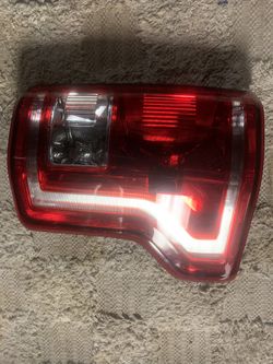 (2015 - 2017) F -150 Ford Brake Light (RR)