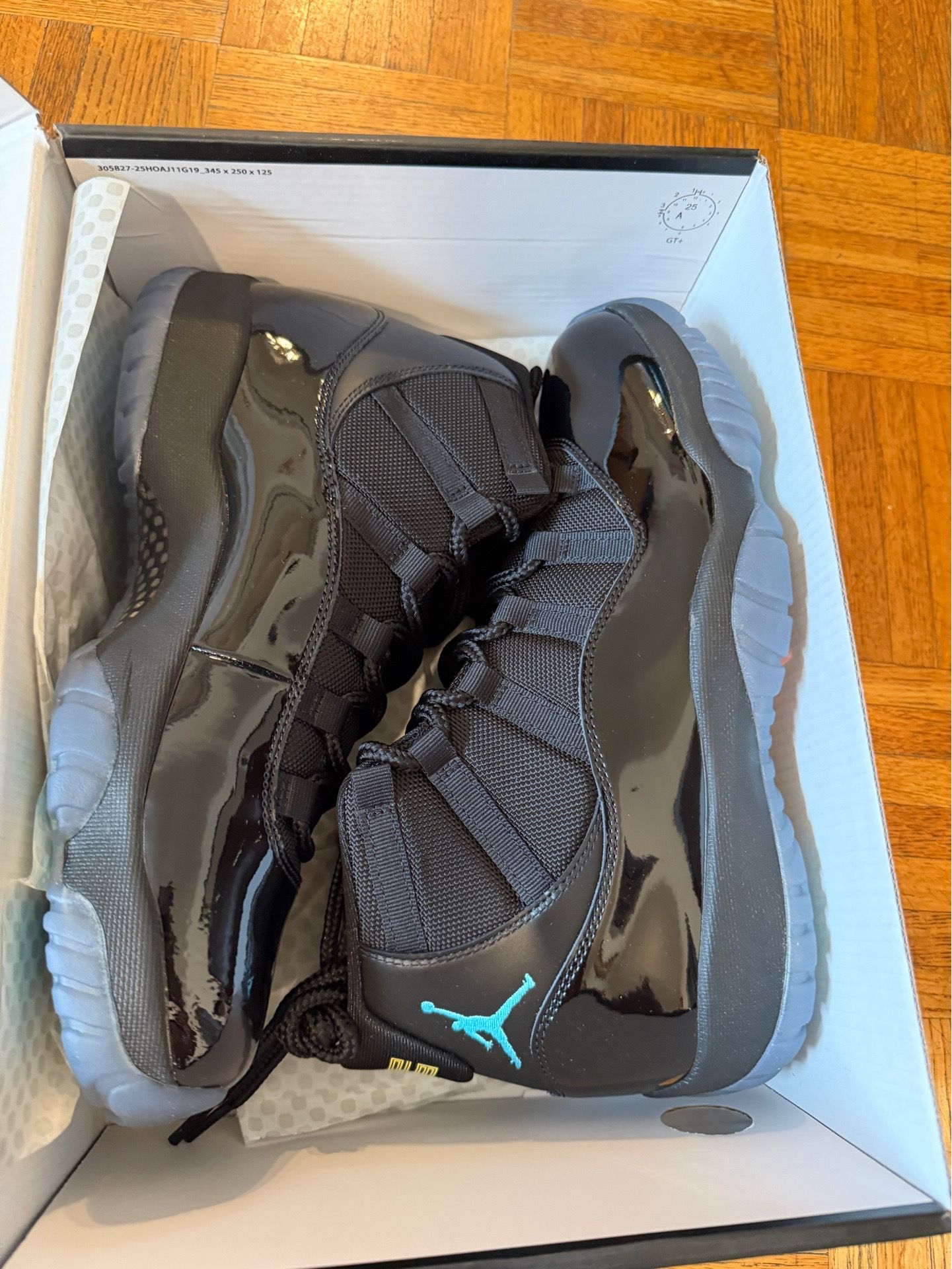 Air jordan 11 gamma blue Size 9.5 10 10.5 11.5