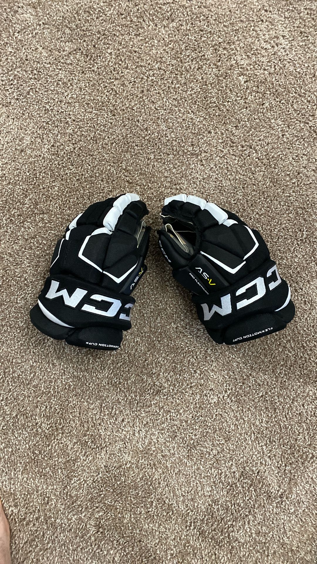 NEW Tacks AS-V 13” Hockey Gloves