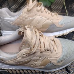 Saucony Sneakers Women's Size 9