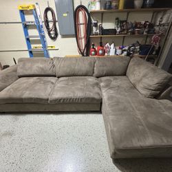 Sectional Sofa w/ Coffee Table Set