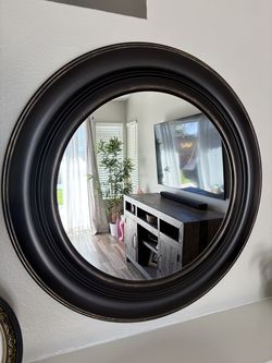 Round Wall mirror