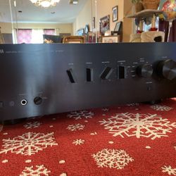 Yamaha 2-channel Amplifier 