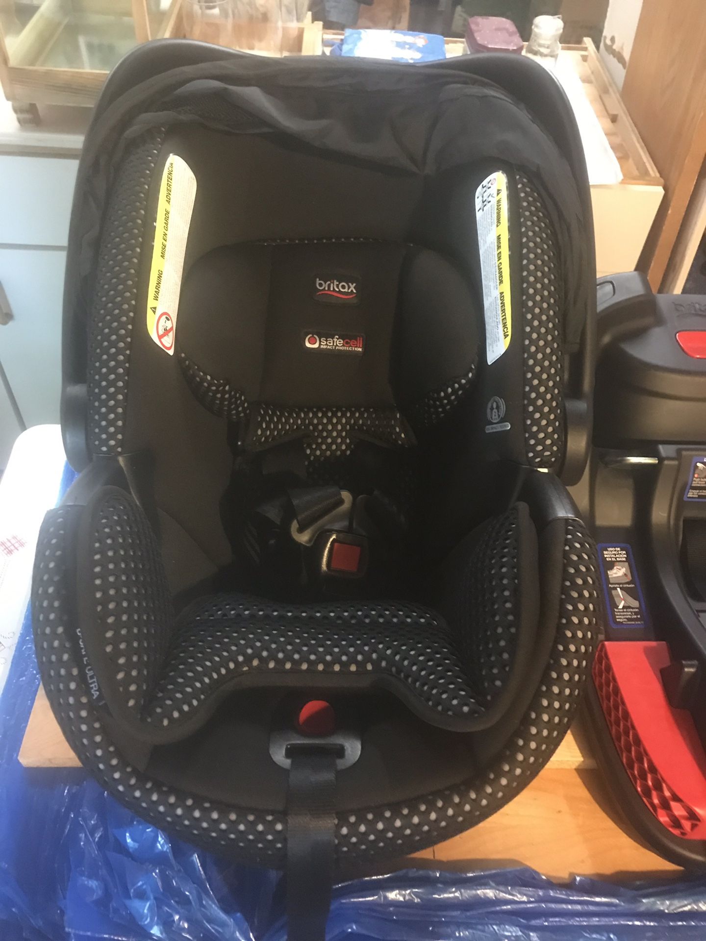 Britax B-Safe Ultra cool Flow infant car seat