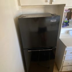 Magic Chef Refrigerator 