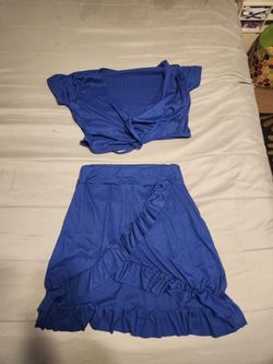Women's skirt/blouse set size M/L