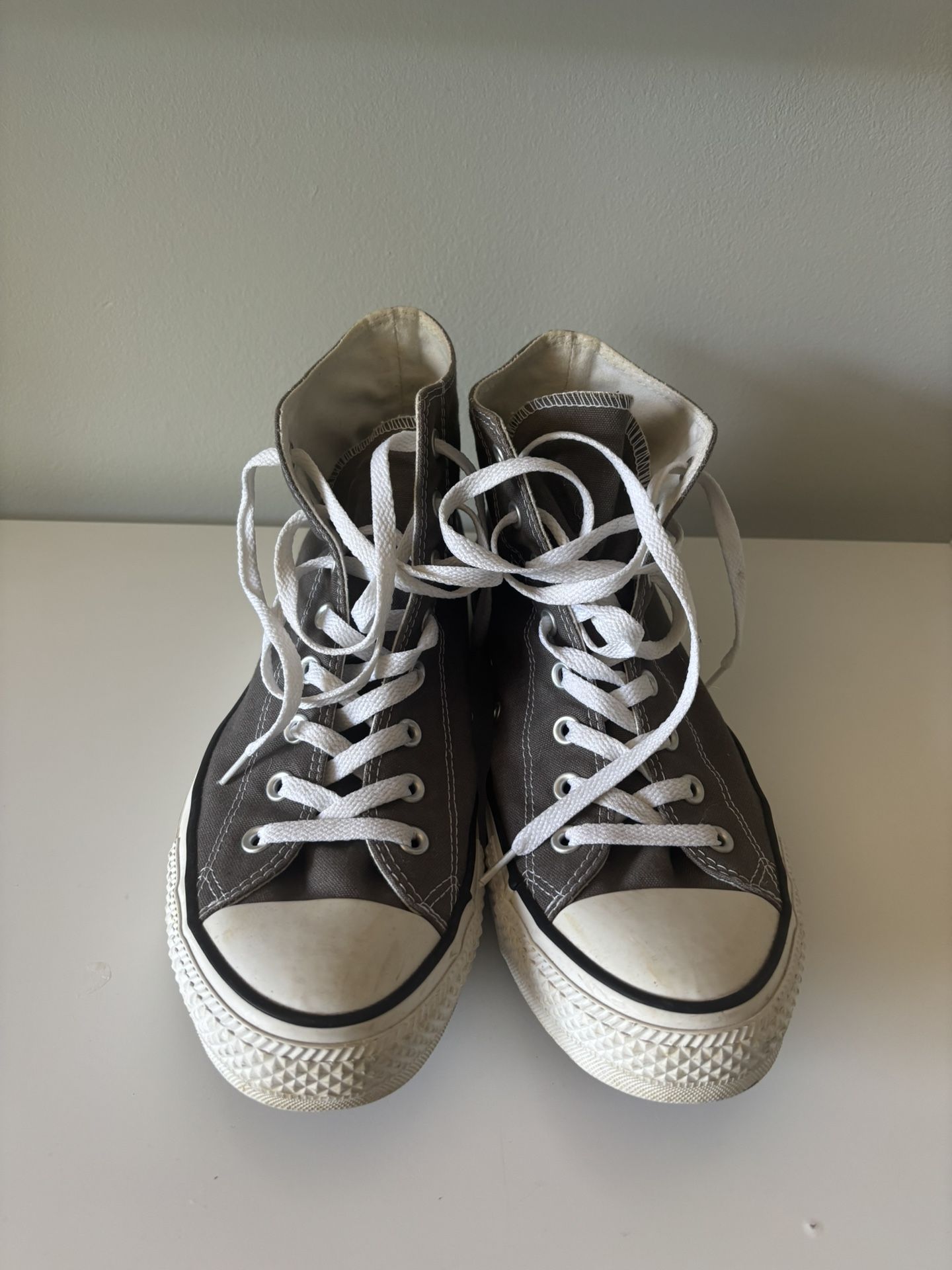- Converse Chuck Taylor All Star High Grey Size 11.5