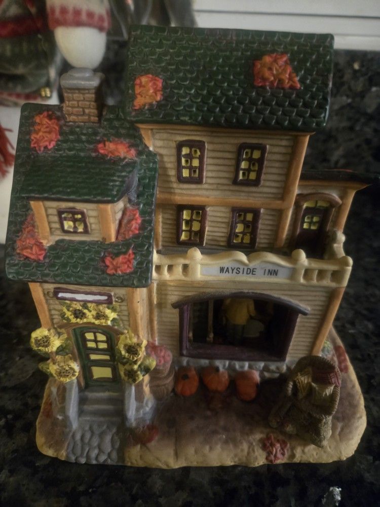 Vintage Holiday Decor - BAYSIDE INN