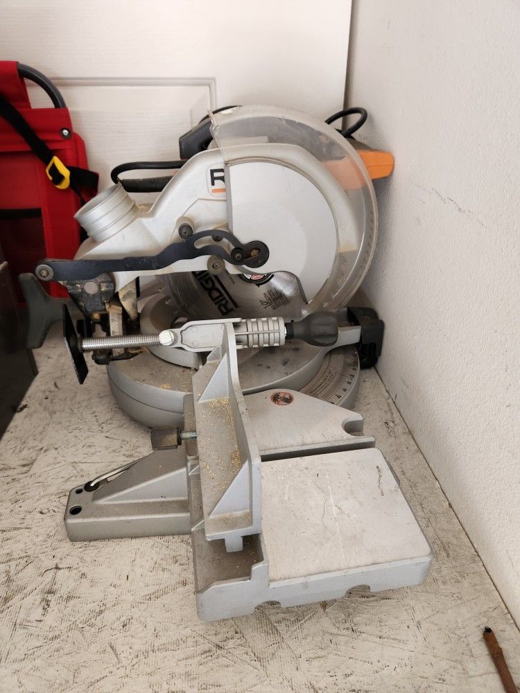 Ridgid 10" Compound Miter Saw MS1065LZ