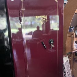 Sun Welding "Pony Express" High-Capacity Gun Safe - Burgundy/Gold