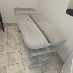 massage table