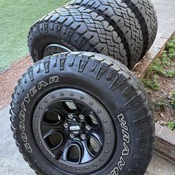 Beadlock Ford f150 rims and tires 285/70/17