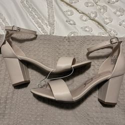 Brand New Nude Heels – Size 8 (With Tags)