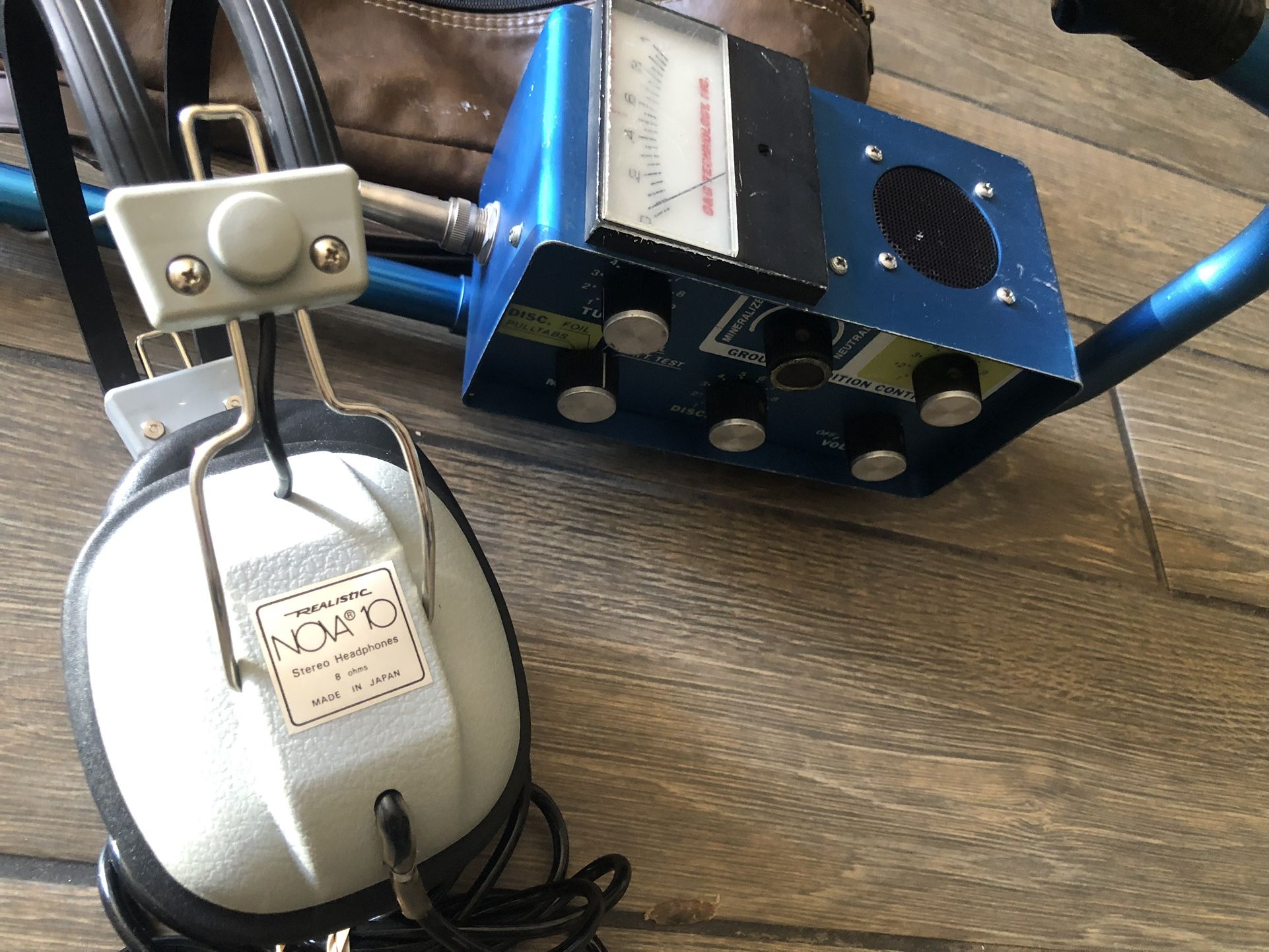 Vintage Metal Detector Tesoro The Blue WildCat C&G Technology metal