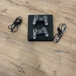 PS4 Slim Comes With 2 Controllers And The Cables