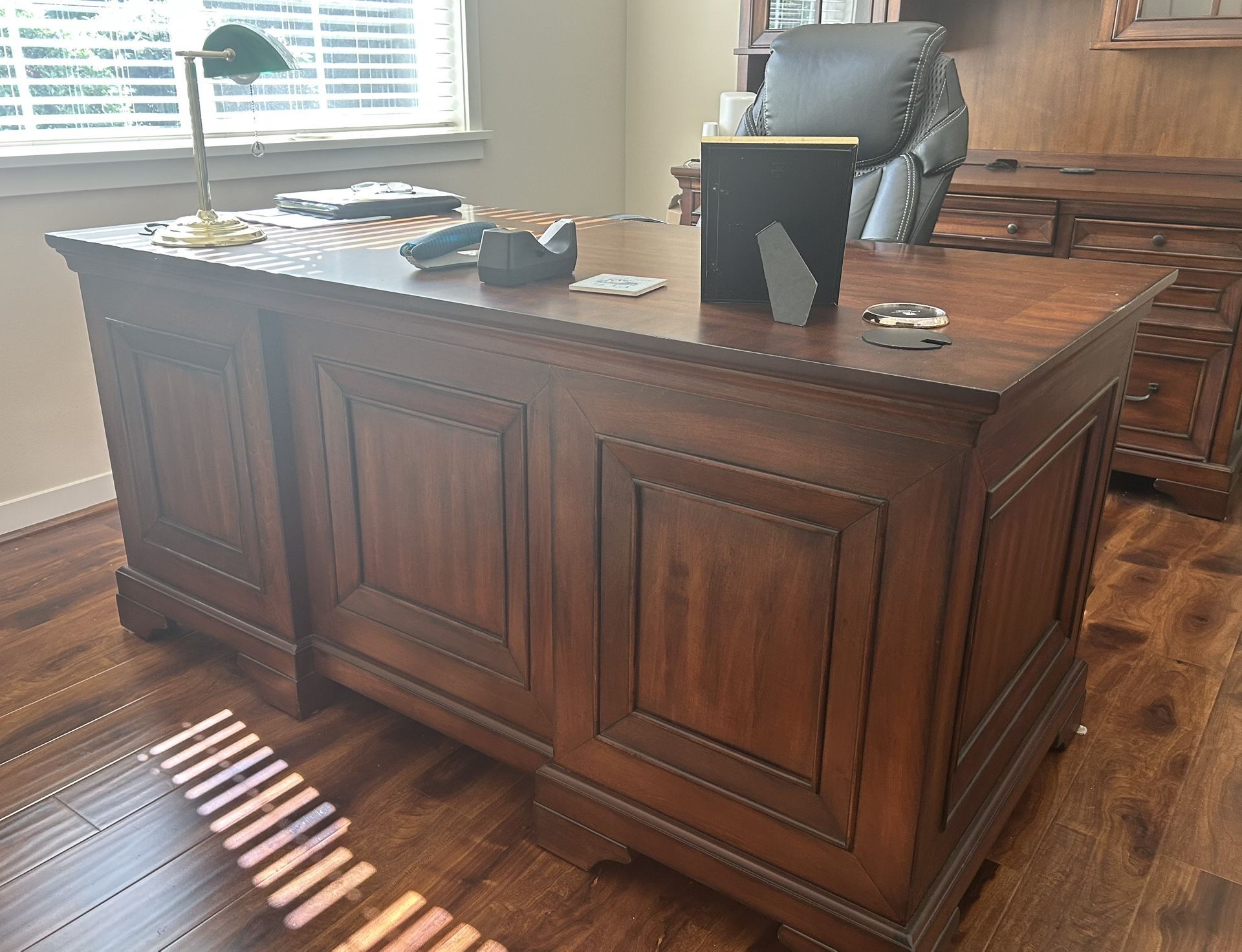 Office Desk