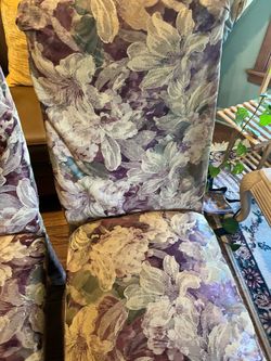 6 dining room chairs. All 6 in good condition, no tears, rips or discoloration. Will need to be upholstered. Foam is available via Amazon for DIYers.