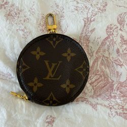 Authentic Louis Vuitton Coin Pouch And Strap And Large Pouch From The Multipouchette Set 
