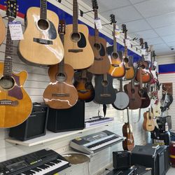 ACOUSTIC GUITARS 