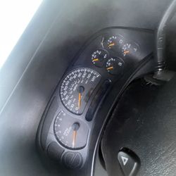 03/06 Sliverado/sierra OEM CLUSTER 