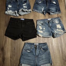 Bundle 5 Shorts For $8