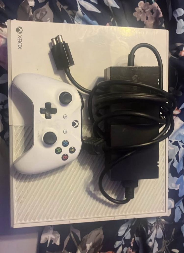 Xbox One (with Wires and Controller.)