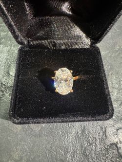 Engagement Ring (Oval)